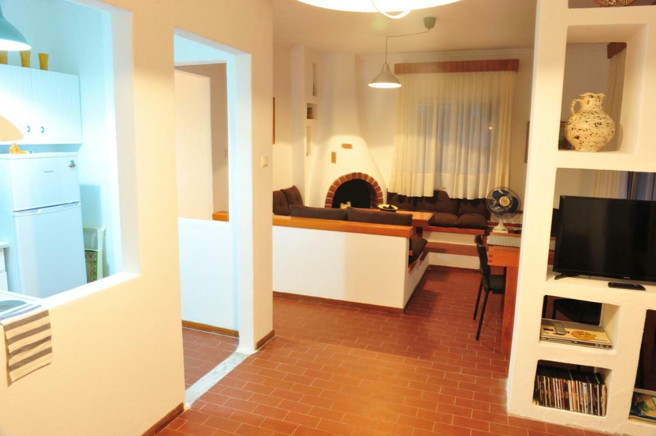 Apartment 99 เนอาเปรามอส ภายนอก รูปภาพ