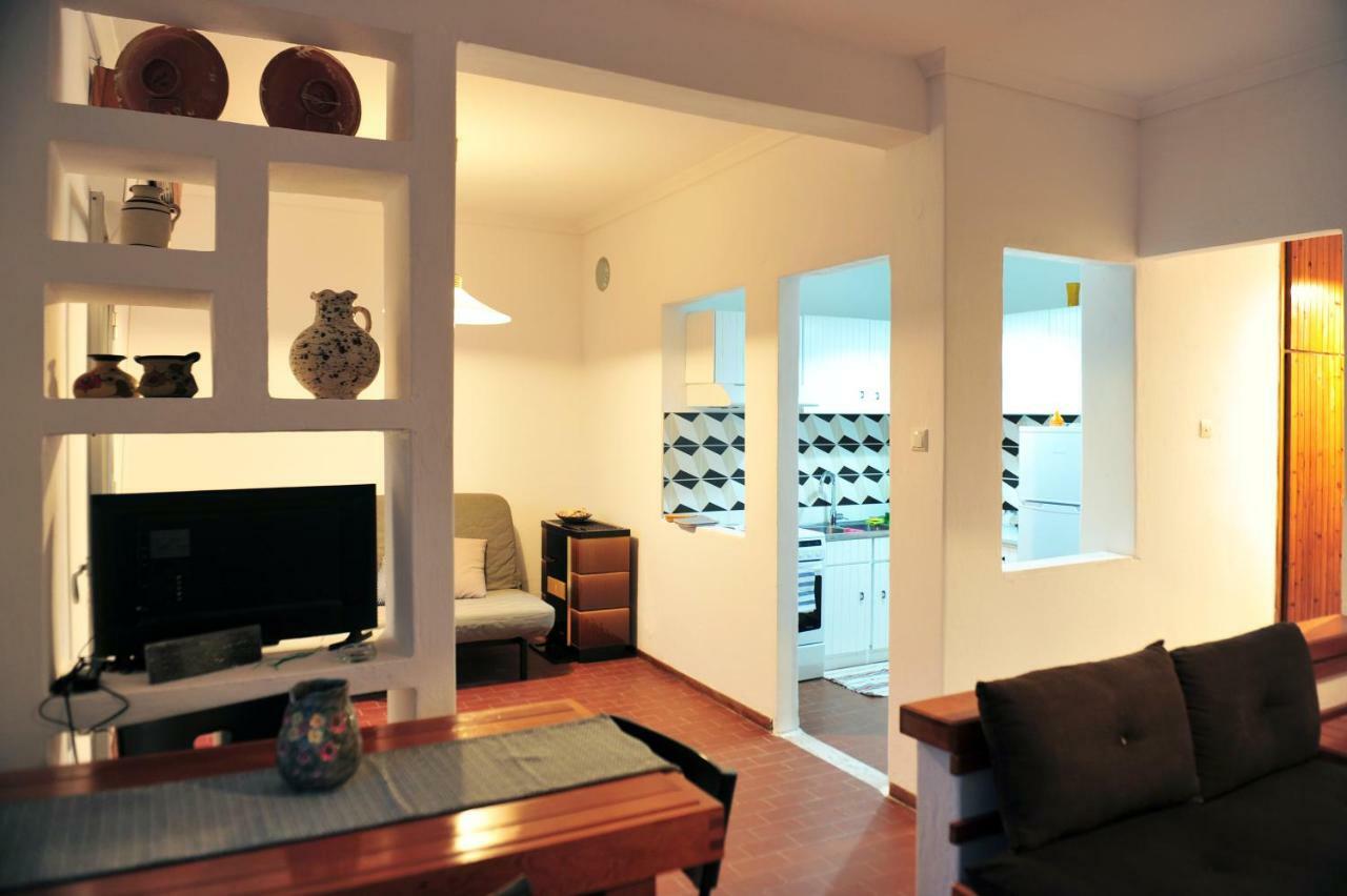 Apartment 99 เนอาเปรามอส ภายนอก รูปภาพ