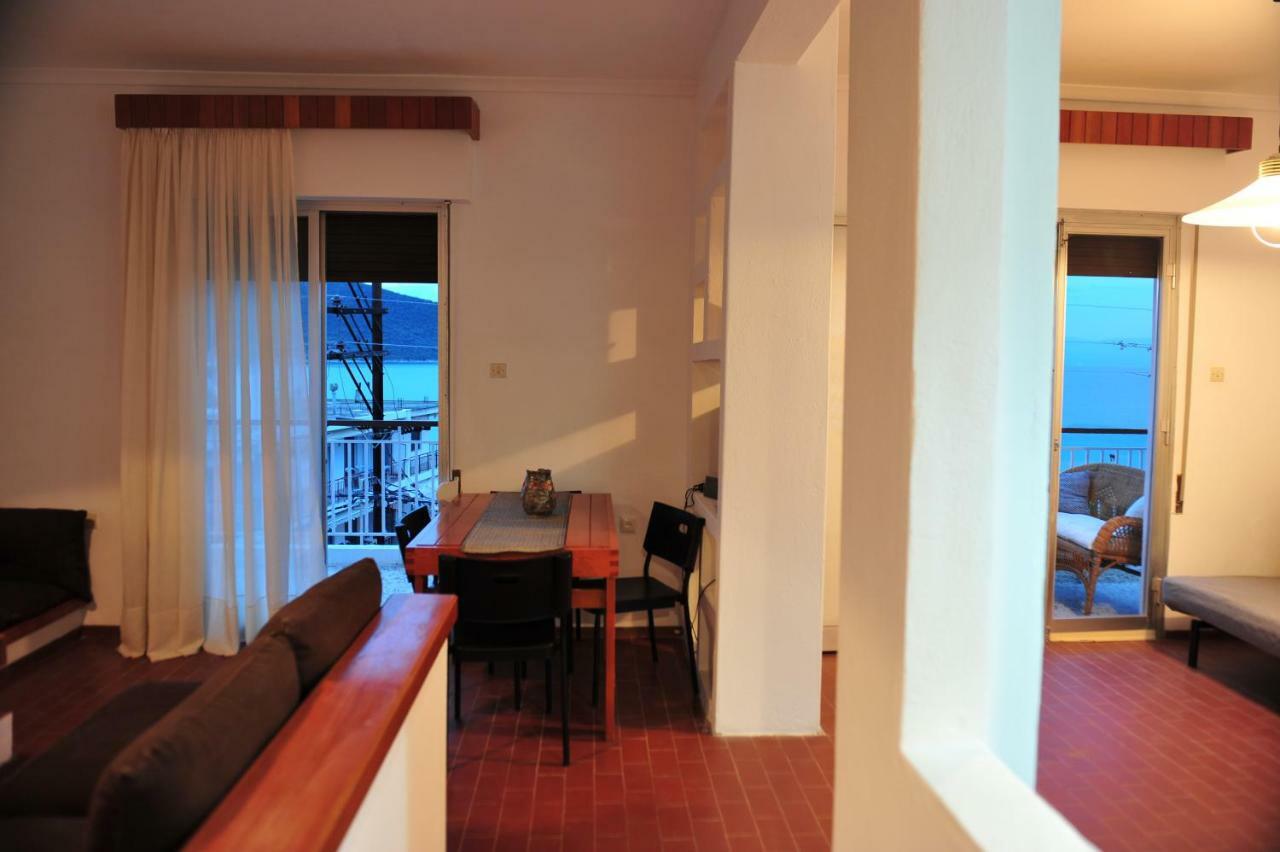 Apartment 99 เนอาเปรามอส ภายนอก รูปภาพ